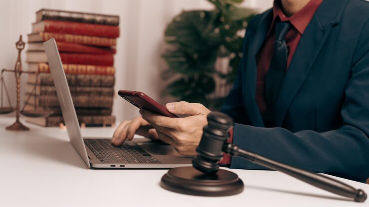 Why You Should Choose a Mobile Notary Service for Your Legal Needs